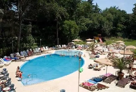 Odessos Park Apartament *