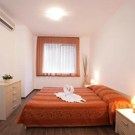 Odessos Park アパート