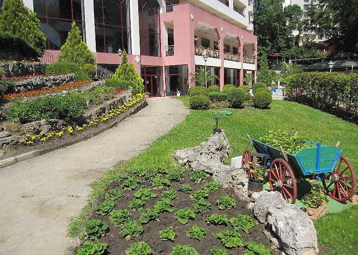 Апартамент Odessos Park